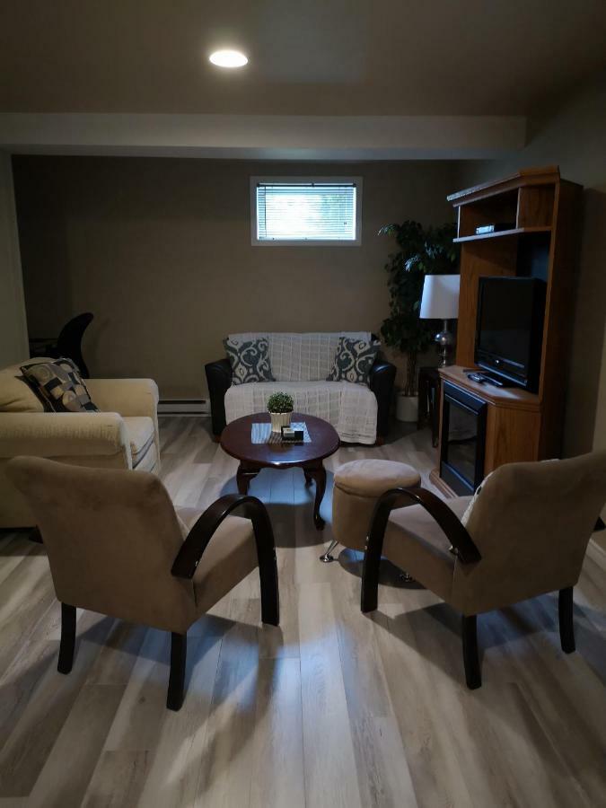 Fully Furnished On Broadway In Moncton公寓 外观 照片